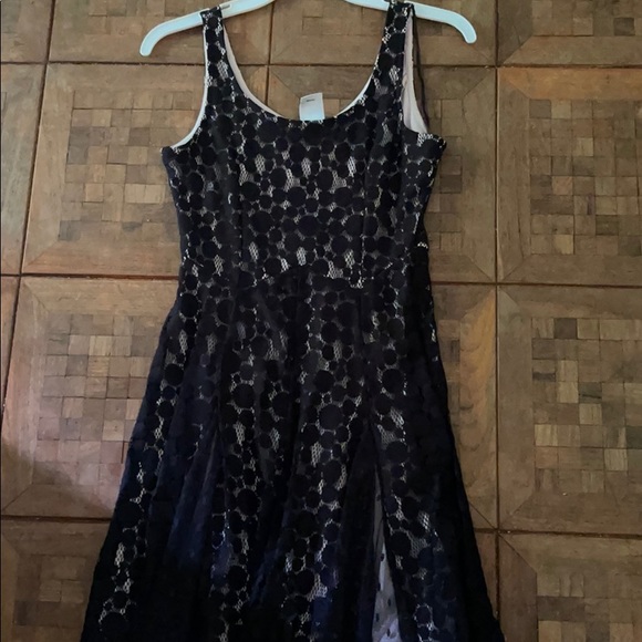 Black with blush pink accent under lace - Picture 2 of 2